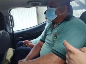 Un juzgado de Iquitos ordenó siete días de detención judicial en flagrancia para el director de la institución educativa Petronila Perea de Ferrando, Elías Grandez Zegarra; y para el docente, quien también desempeñaba como tutor, Alfred Chilcho, por el colapso de un muro de concreto que causó la muerte de un estudiante y dejó herido a otro. ANDINA/Difusión