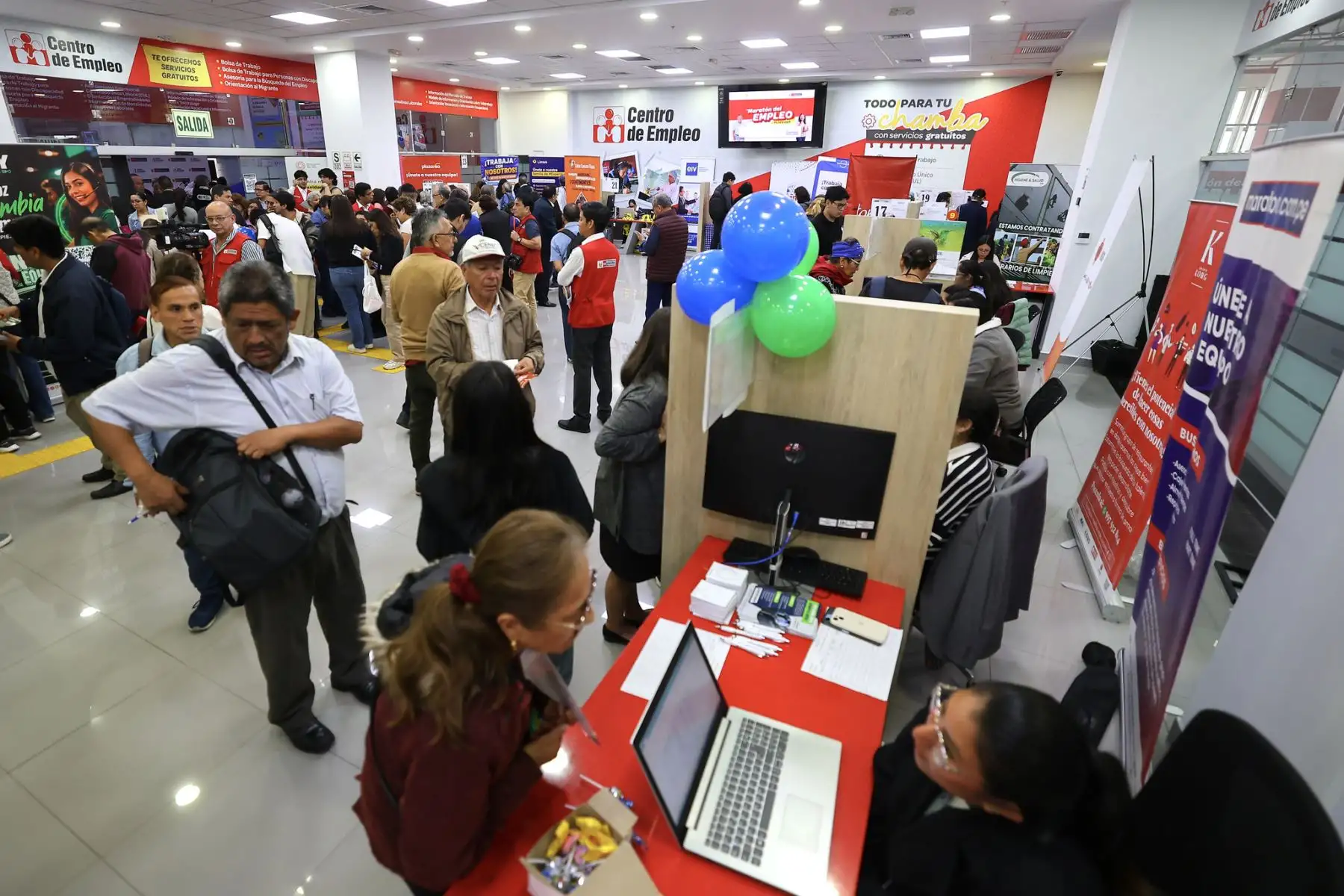 La iniciativa busca acercar los servicios de empleo a personas adultas mayores y fortalecer su participación en procesos de inserción laboral formal. Foto: ANDINA/Difusión.