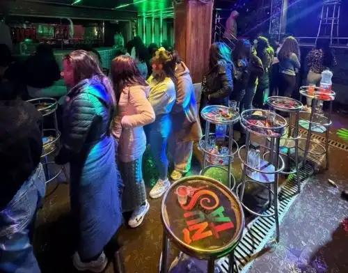 Policía Nacional ejecutó un operativo contra la trata de personas en el centro poblado La Rinconada, en Puno, y rescató a 52 personas y detuvo a seis presuntos integrantes de una presunta banda criminal. ANDINA/Difusión