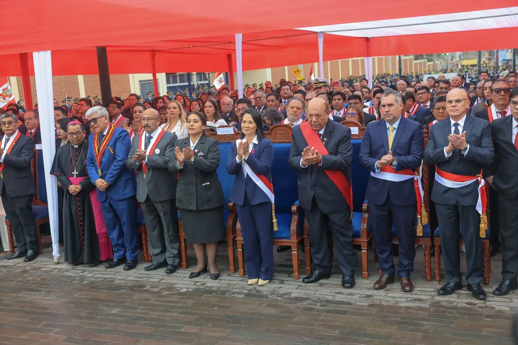 La presidenta Keiko Fujimori participa en una ceremonia de homenaje a la mujer tacneña, como parte de las actividades conmemorativas por el 97° aniversario de la reincorporación de Tacna al Perú. Foto: ANDINA/ Prensa Presidencia