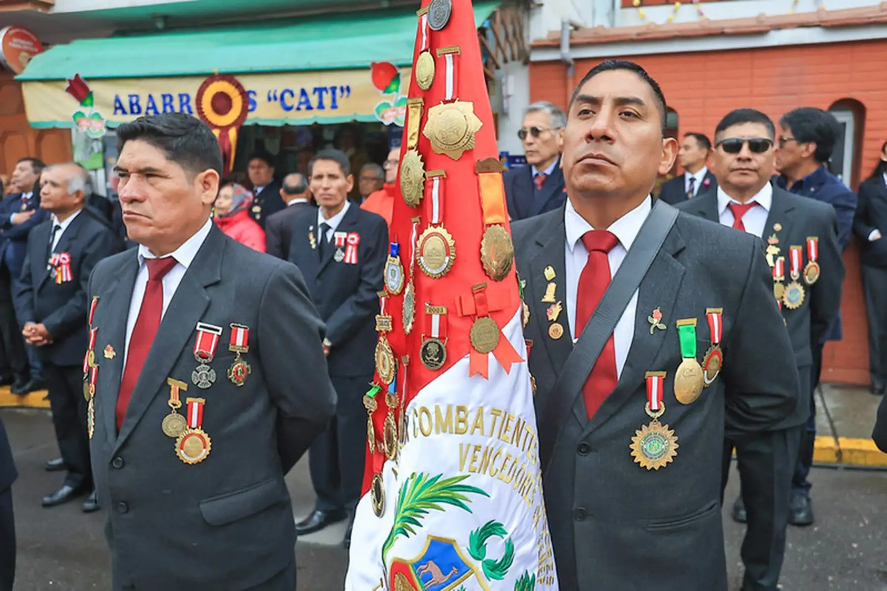 Presidenta Keiko Fujimori participa en la Solemne Procesión de la Bandera Nacional. Foto: ANDINA/ Prensa Presidencia