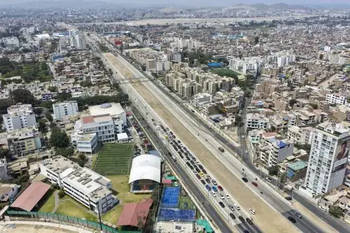 Vía Expresa Sur inicia desvíos vehiculares por construcción de cuatro puentes peatonales