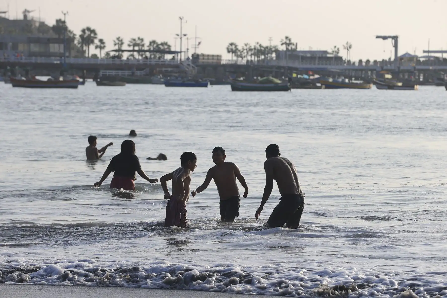Según el Servicio Nacional de Meteorología e Hidrología del Perú (Senamhi), entre el jueves 27 y el lunes 31 de agosto se registrará un incremento de la temperatura en Lima Metropolitana, con valores que alcanzarían los 29 °C.
 Foto: ANDINA/Braian Reyna