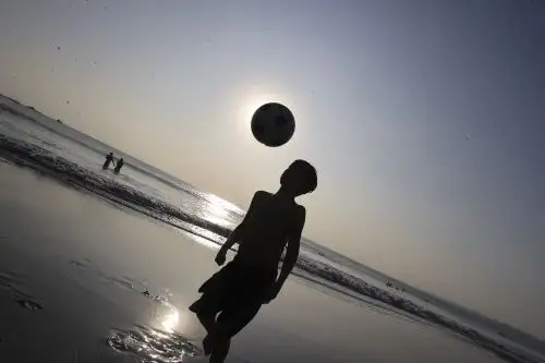 Agosto con sabor a verano: limeños aprovechan el calor y disfrutan de las playas de Lima