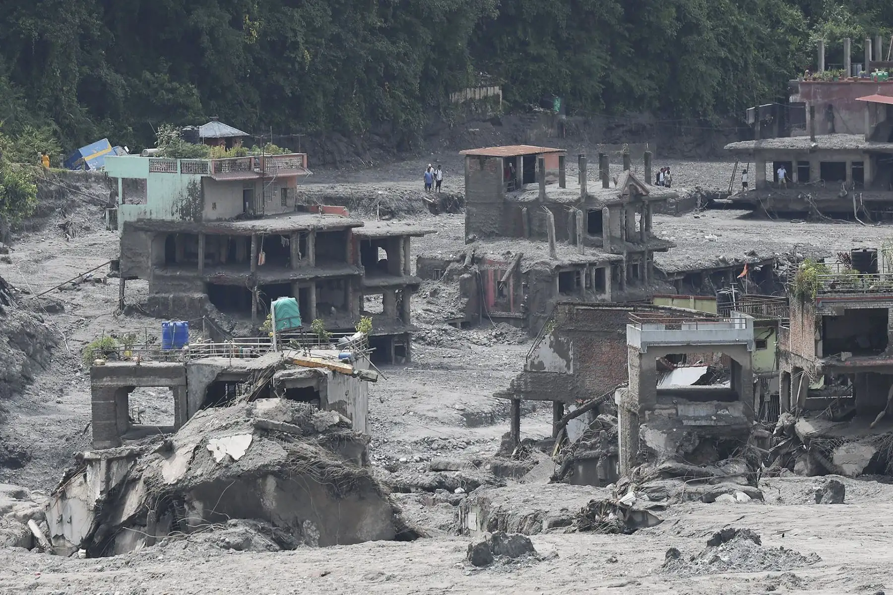 Se ven casas en ruinas en Bidur, Nepal, el 29 de agosto de 2026, tras las inundaciones repentinas de principios de esta semana. Foto: EFE