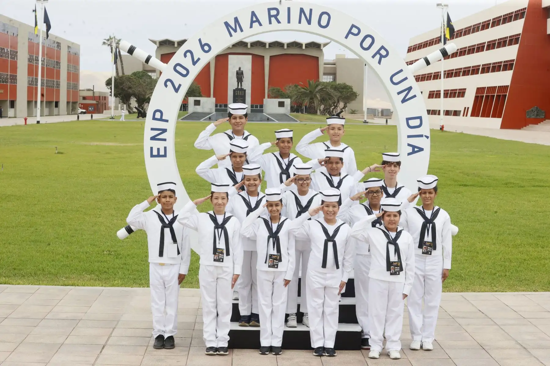 En el marco de las celebraciones por el Día del Niño, este sábado 29 de agosto, la Escuela Naval del Perú abre sus puertas para recibir a 15 niños, de entre 10 y 14 años, quienes tienen la oportunidad de vivir una experiencia única: ser marinos por un día. Foto: ANDINA/Vidal Tarqui