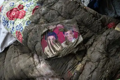 Sube a 804 la cifra de muertos por las inundaciones en Nepal y China
