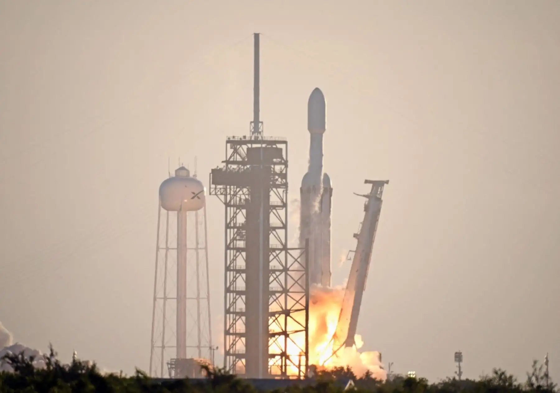 El telescopio espacial Roman es puesto en órbita en una misión de la NASA que busca elaborar un nuevo "Atlas del Universo" y ampliar el conocimiento sobre la evolución del cosmos. Foto: AFP