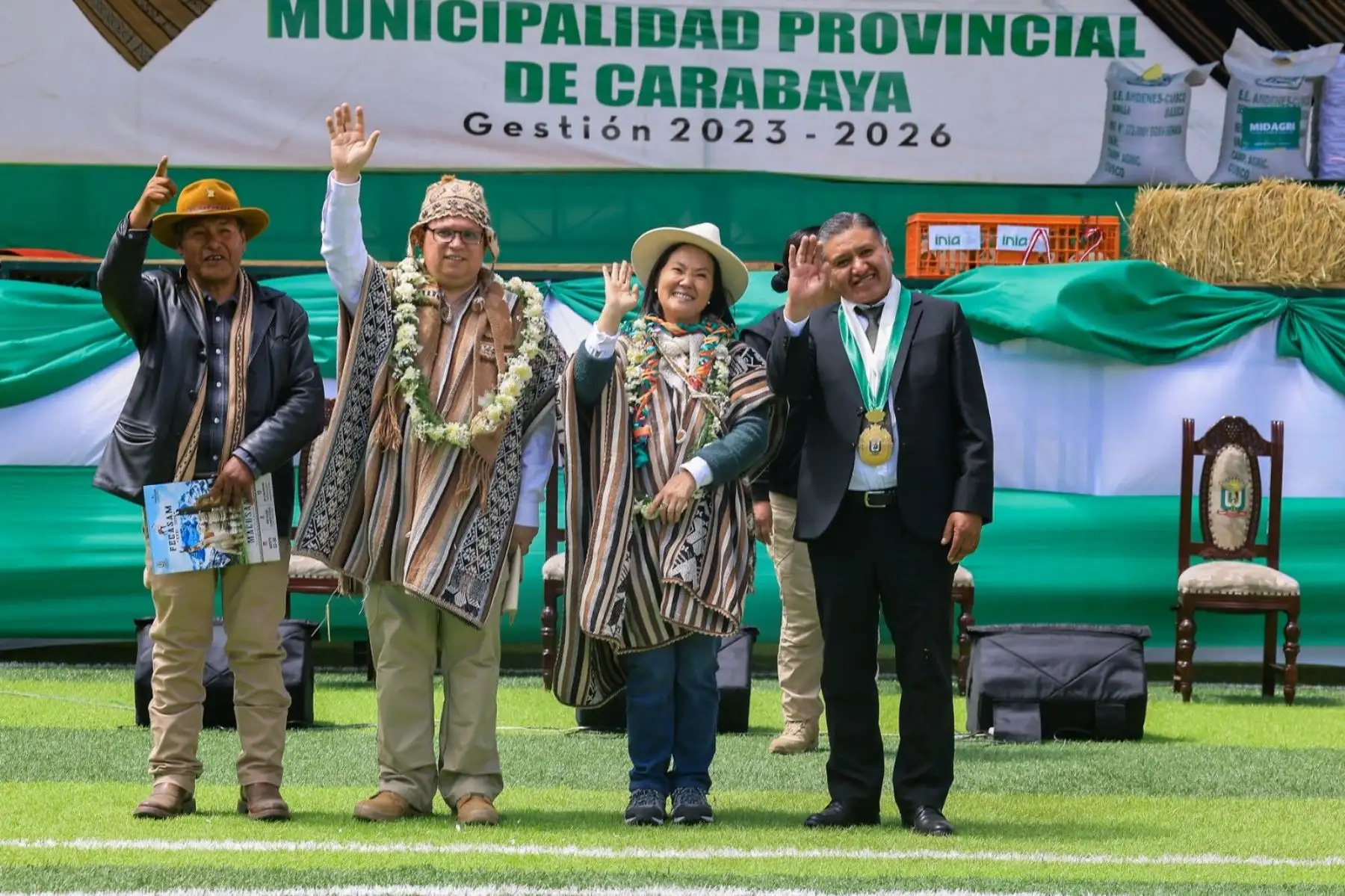 Presidenta Keiko Fujimori participa en entrega de títulos de propiedad, insumos y maquinaria para productores de Puno. Foto: ANDINA/Prensa Presidencia