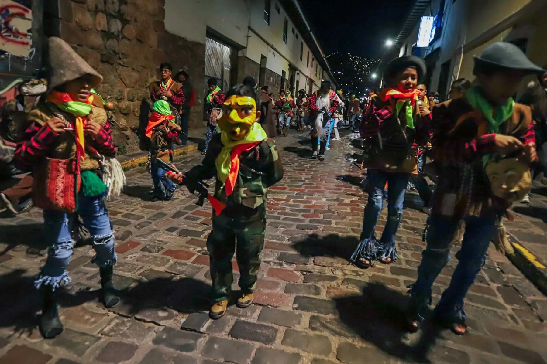 Flores, danzas y música acompañaron el tradicional “Riqch’achikuy”, previo al día central de la festividad. Foto: ANDINA/ Percy Hurtado