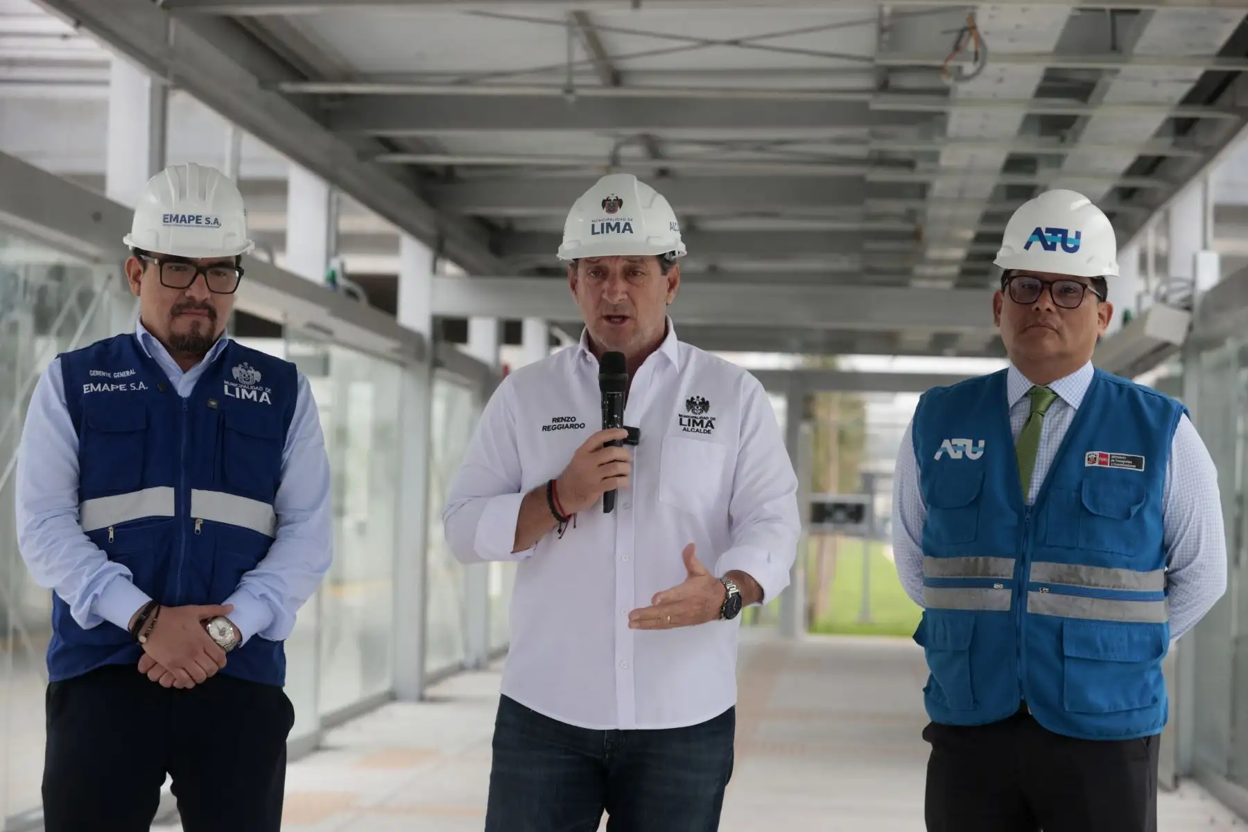 Autoridades supervisaron la infraestructura de la Vía Expresa Grau, donde se realizarán las pruebas previas a la operación con usuarios del Metropolitano. Foto: ANDINA/Vidal Tarqui.
