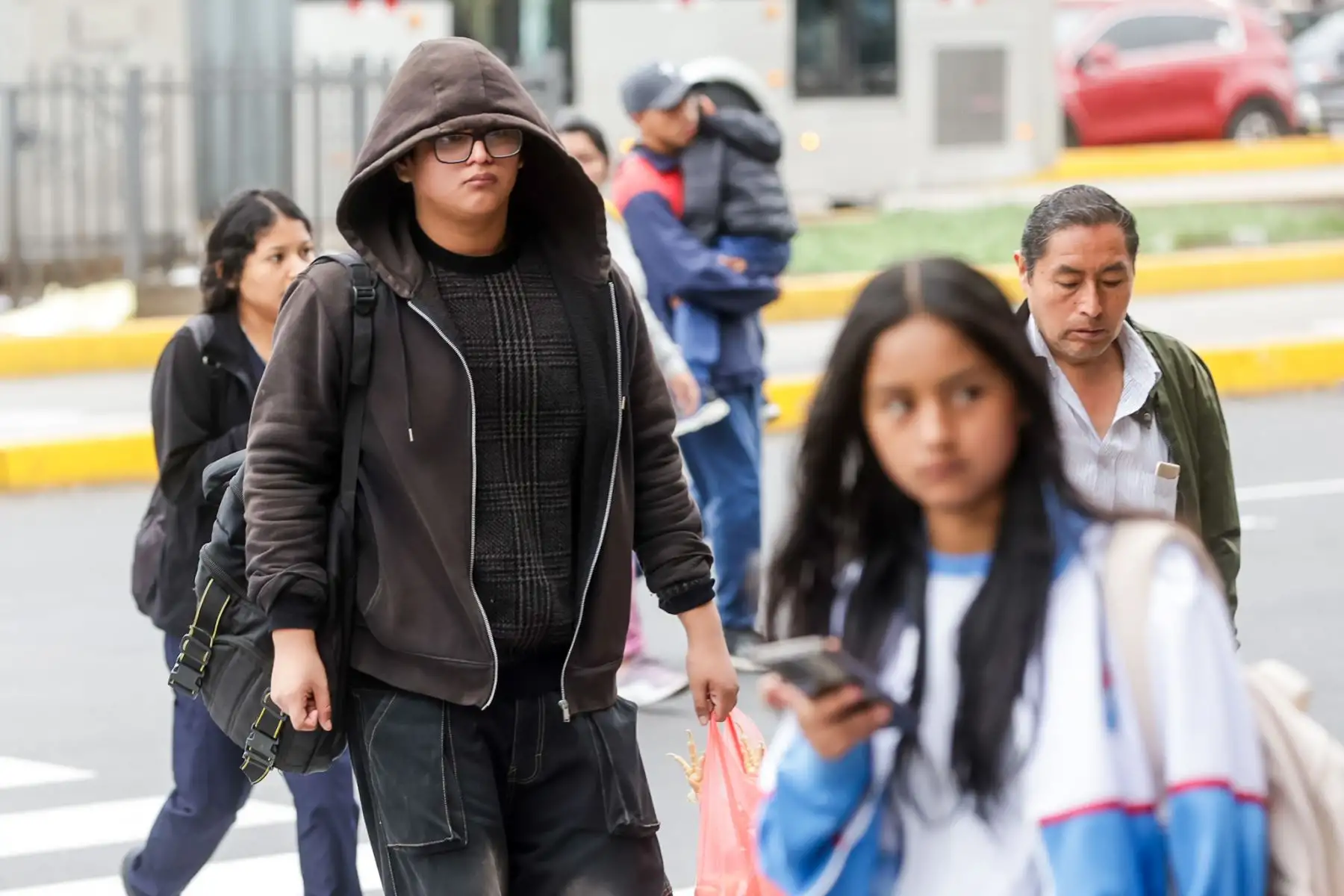Lima amaneció con cielo nublado y llovizna ligera. Según el pronóstico del Senamhi para hoy, martes 1 de setiembre, se prevé cielo cubierto por la mañana, con variación a nubes dispersas hacia la tarde y cielo nublado parcial al atardecer. Foto: ANDINA/Luis Iparraguirre.