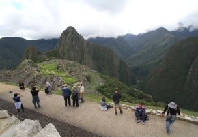 La Dirección Desconcentrada de Cultura (DDC) de Cusco exhortó a las organizaciones políticas, visitantes, operadores turísticos y a la ciudadanía en general a evitar actividades propagandísticas en Machu Picchu. ANDINA/Percy Hurtado Santillán