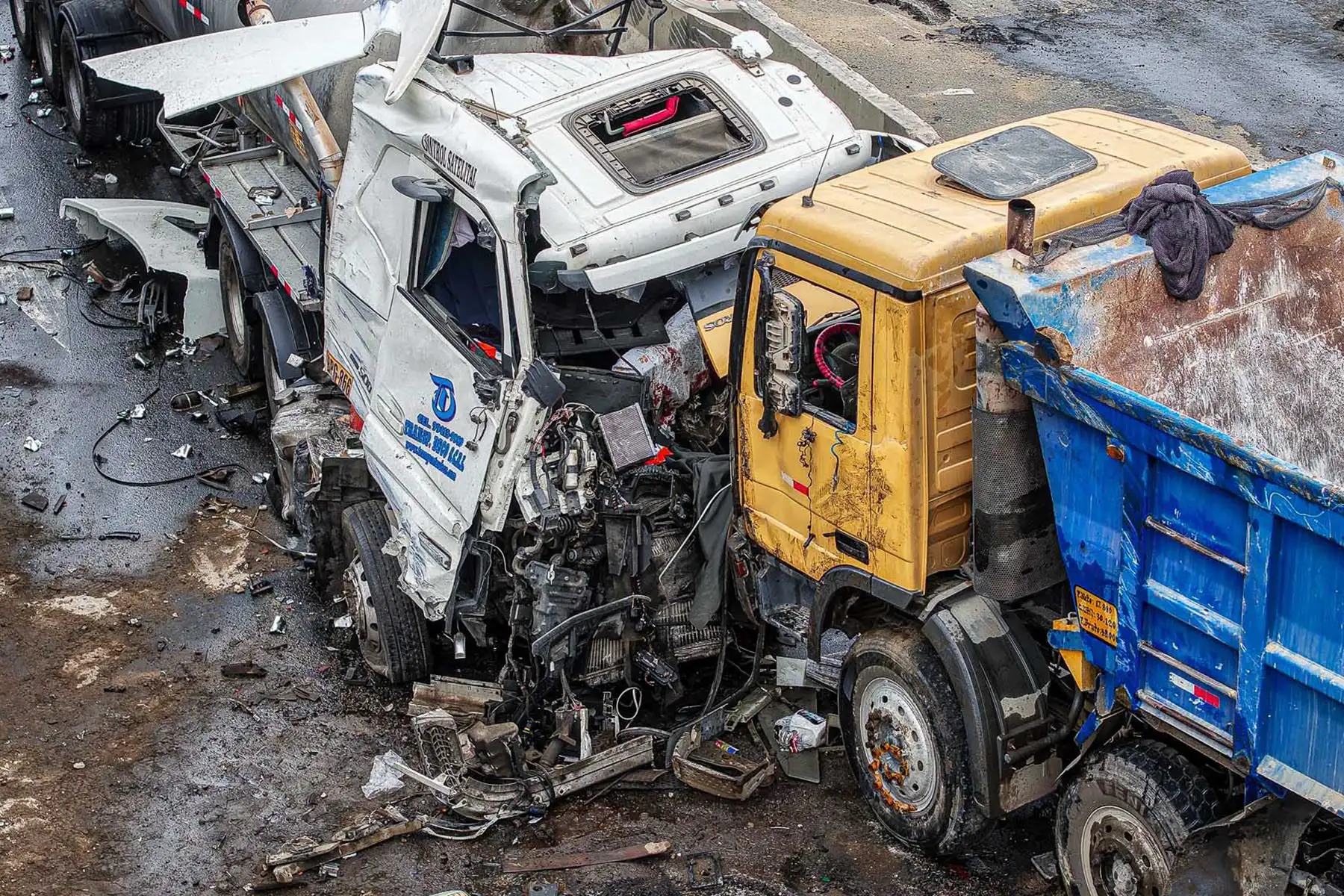 Choque múltiple en la Panamericana Norte, a la altura del paradero Hogar, en Puente Piedra, dejó una persona fallecida y generó una intensa congestión vehicular. Foto: ANDINA/Braian Reyna
