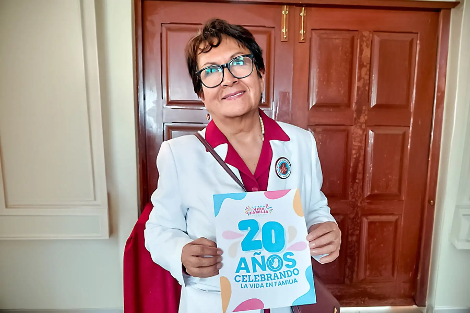 “El valor de la vida es lo más hermoso que existe; por eso amo la vida y soy obstetra”, dice Ruth Cueto a sus jóvenes colegas.
