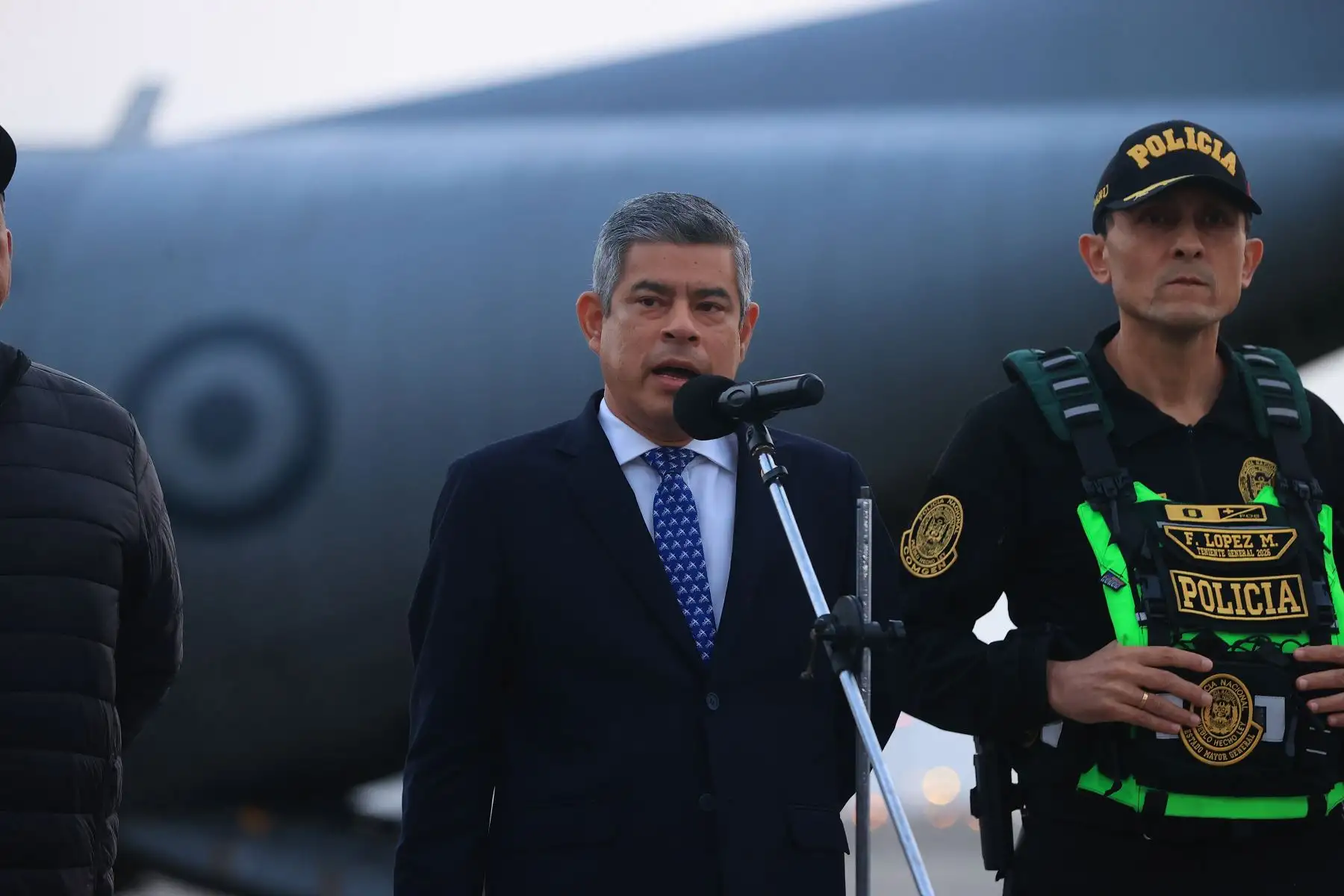 Llegó a Lima alias "Jhonsson Pulpo", cabecilla de la organización criminal Los Pulpos. Estuvieron presentes los ministros Galarreta y Astudillo. Foto: ANDINA/Braian Reyna