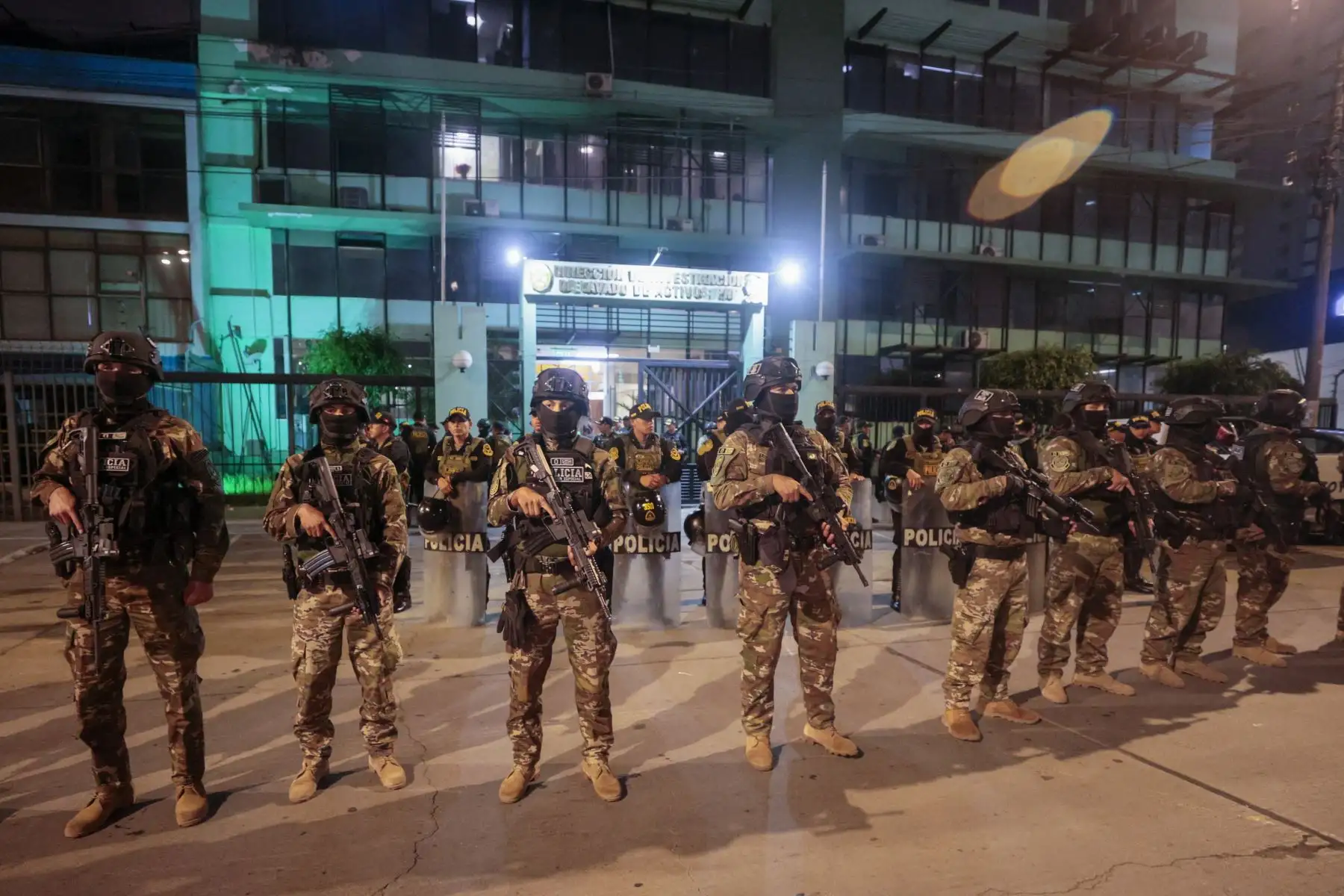 Llegó a Lima alias Jhonsson Pulpo, cabecilla de la organización criminal Los Pulpos y fue trasladado a la Dirección de Investigación de Lavado de Activos Foto: ANDINA/Vidal Tarqui