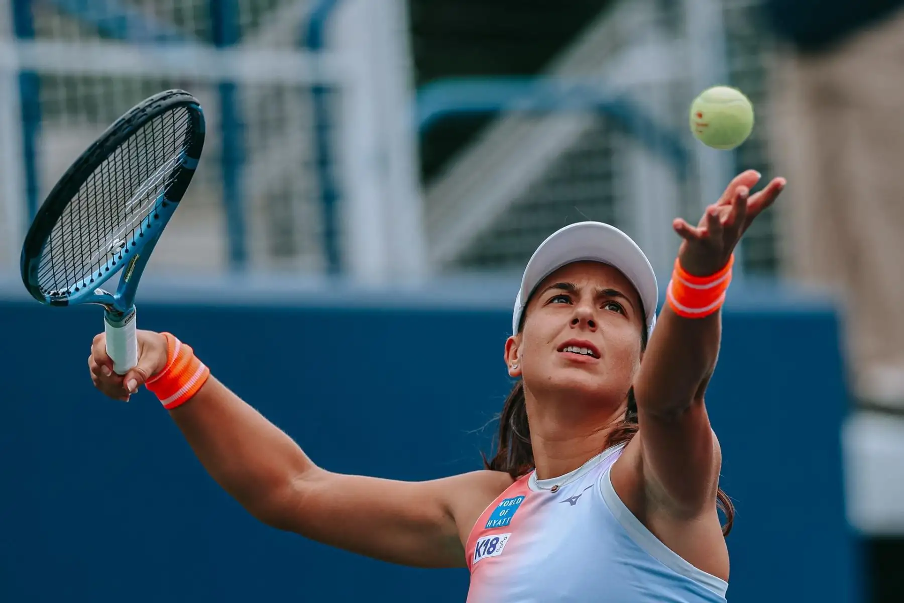 La italiana Lucrezia Stefanini en acción contra su compatriota Jasmine Paolini durante el partido de segunda ronda del cuadro individual femenino del Abierto de Estados Unidos de tenis, en Flushing Meadows, Nueva York, EE. UU., el 2 de septiembre de 2026. (Tenis, Italia, Nueva York) Foto: EFE