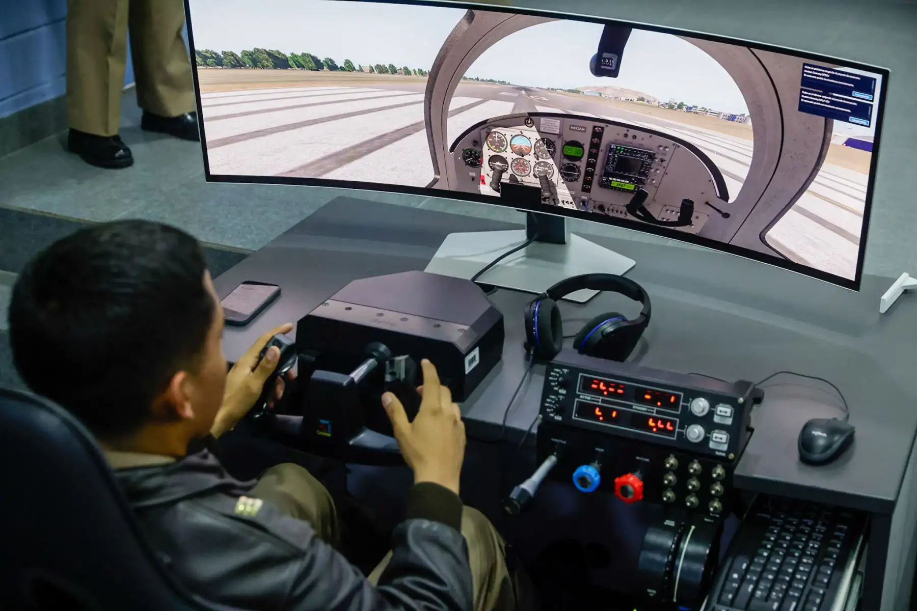 La Escuela de Oficiales de la FAP ofrece 17 carreras de cinco años de duración. Piloto de aeronaves e Ingeniería figuran entre las especialidades con mayor demanda entre los postulantes. Foto: ANDINA/Liparraguirre.