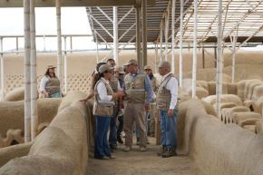 El ministro de Cultura supervisó Chan Chan y otros sitios arqueológicos de La Libertad ante posibles efectos del fenómeno El Niño. Foto: Mincul