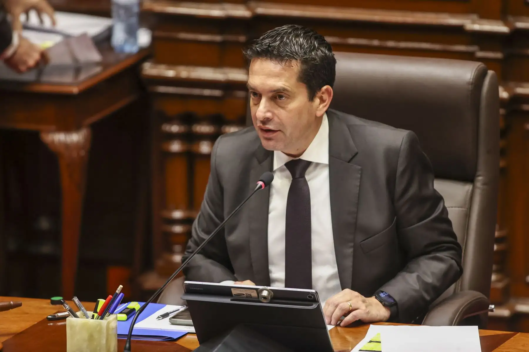 Titular del Congreso llama a insistir en el diálogo para desentrampar facultades delegadas
