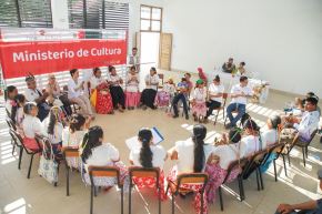 El Ministerio de Cultura entregó diplomas a organizaciones y mujeres líderes por su aporte a la autonomía de la mujer indígena. Foto: