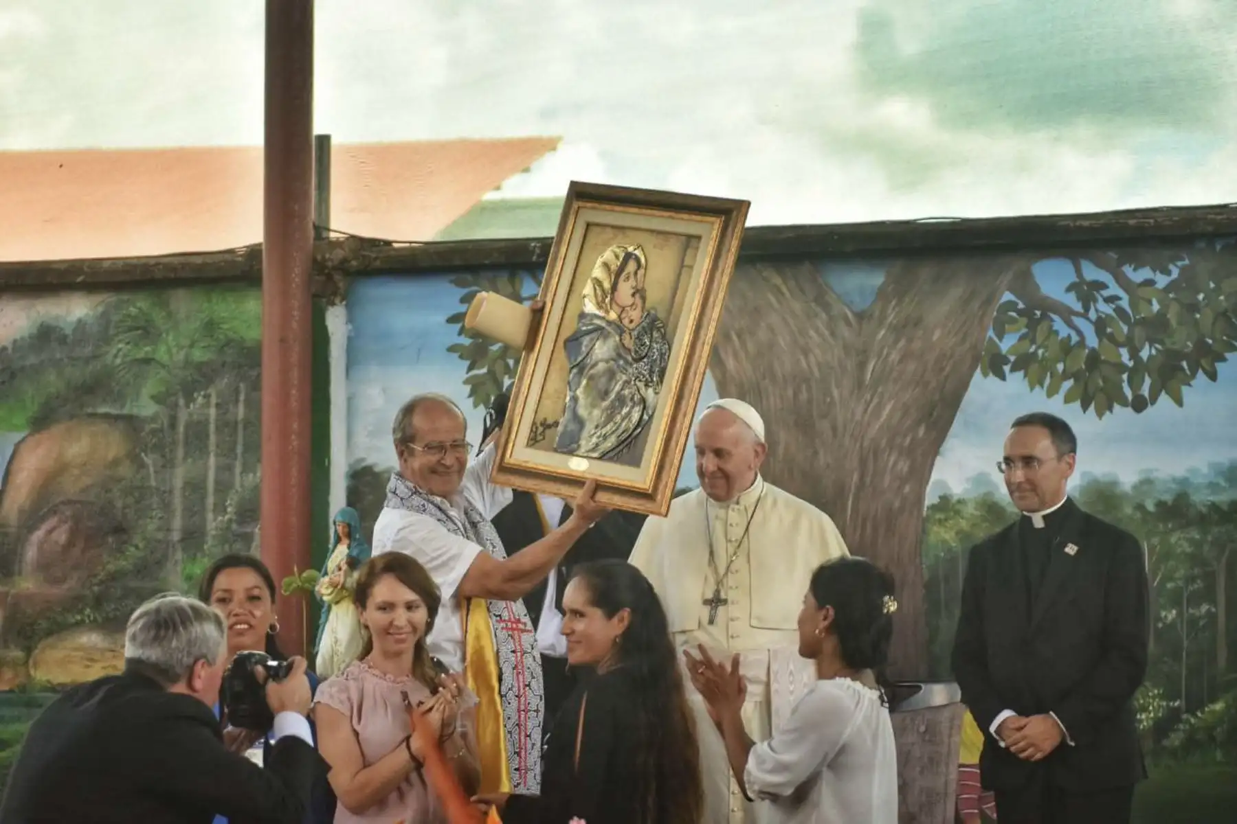 Nacido en Suiza en 1942 y ordenado sacerdote en Ginebra en 1968, llegó al Perú a mediados de la década de 1970. Su primera experiencia pastoral estuvo lejos de la selva: fue en Macusani, Puno, donde conoció de cerca la pobreza y las duras condiciones de vida de las poblaciones del altiplano. 
Foto: Cortesía/Paolo Peña