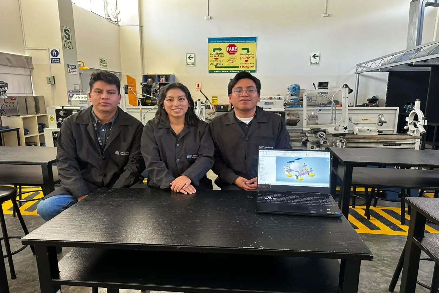 Robot diseñado en Huancayo para la limpieza de establos gana medalla de oro en Corea