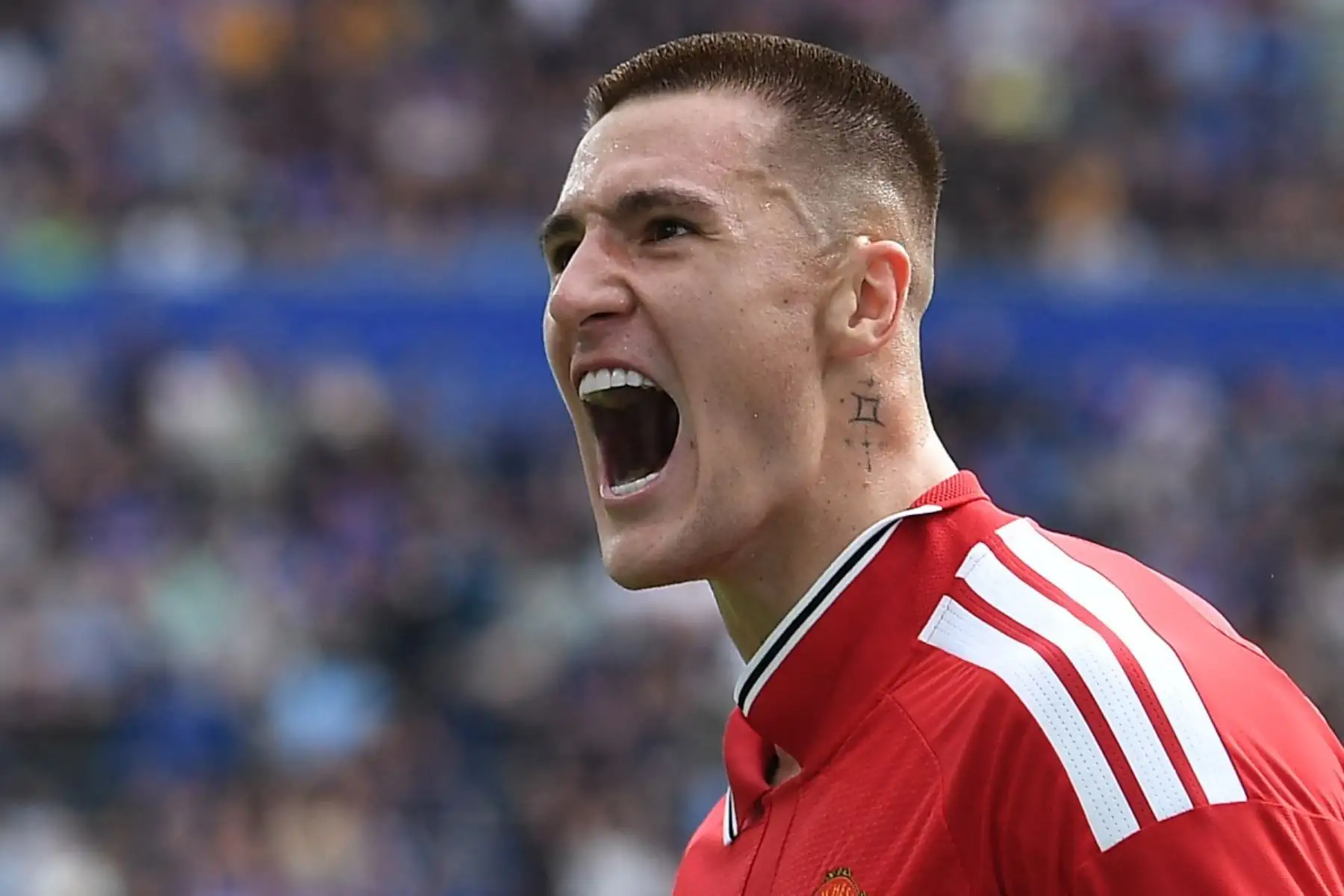 El delantero esloveno del Manchester United, Benjamin Sesko, celebra tras marcar el segundo gol del equipo durante el partido de la Premier League inglesa entre el Everton y el Manchester United en el estadio Hill Dickinson de Liverpool, en el noroeste de Inglaterra, Foto: AFP