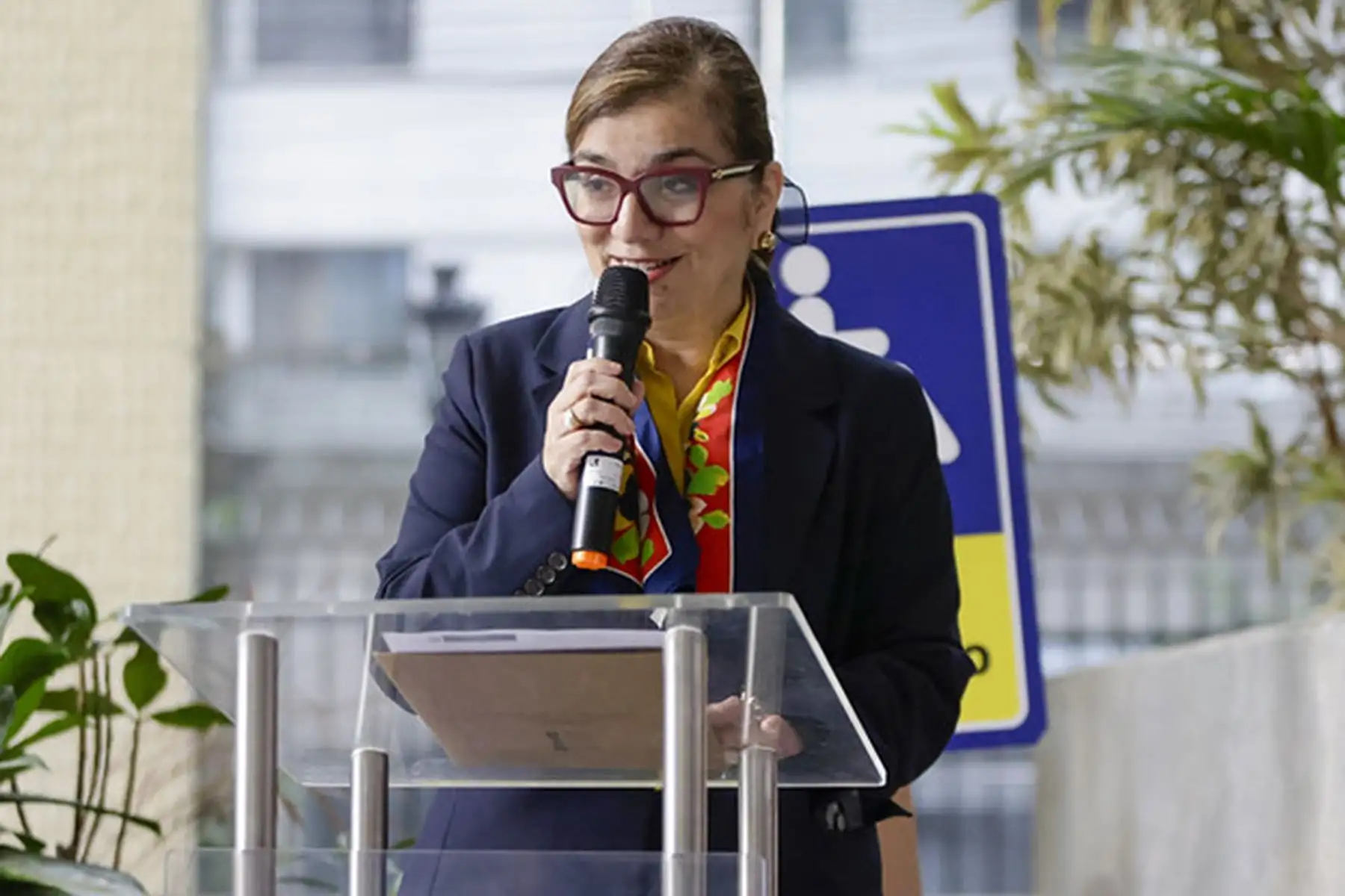 Facultades legislativas: no aprobar pedido va contra el país, dice ministra de la Mujer