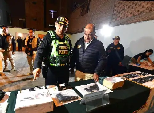 Ministro del Interior supervisa operativo en Santa Anita: “Retiramos armas de las calles”, Foto: ANDINA/Difusión.