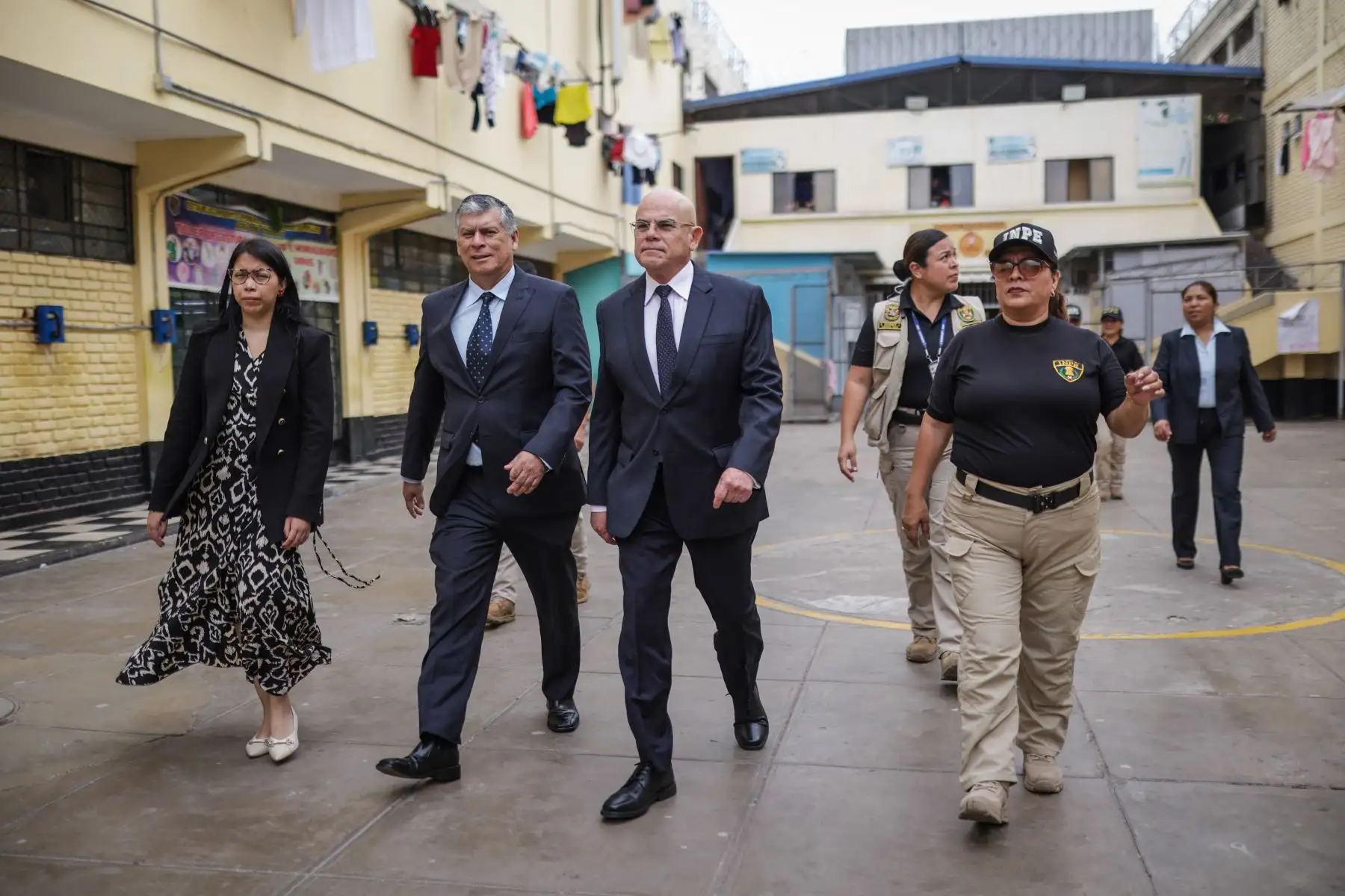 Talleres productivos del penal de Mujeres de Chorrillos, donde las internas elaboran diversos artículos tuvo la visita del Ministro Álvarez. Foto: ANDINA/Difusión