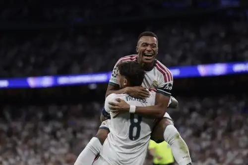 El Real Madrid ganó 2-1 al Inter de Milán en el Bernabéu en su estreno en la nueva temporada de la Liga de Campeones