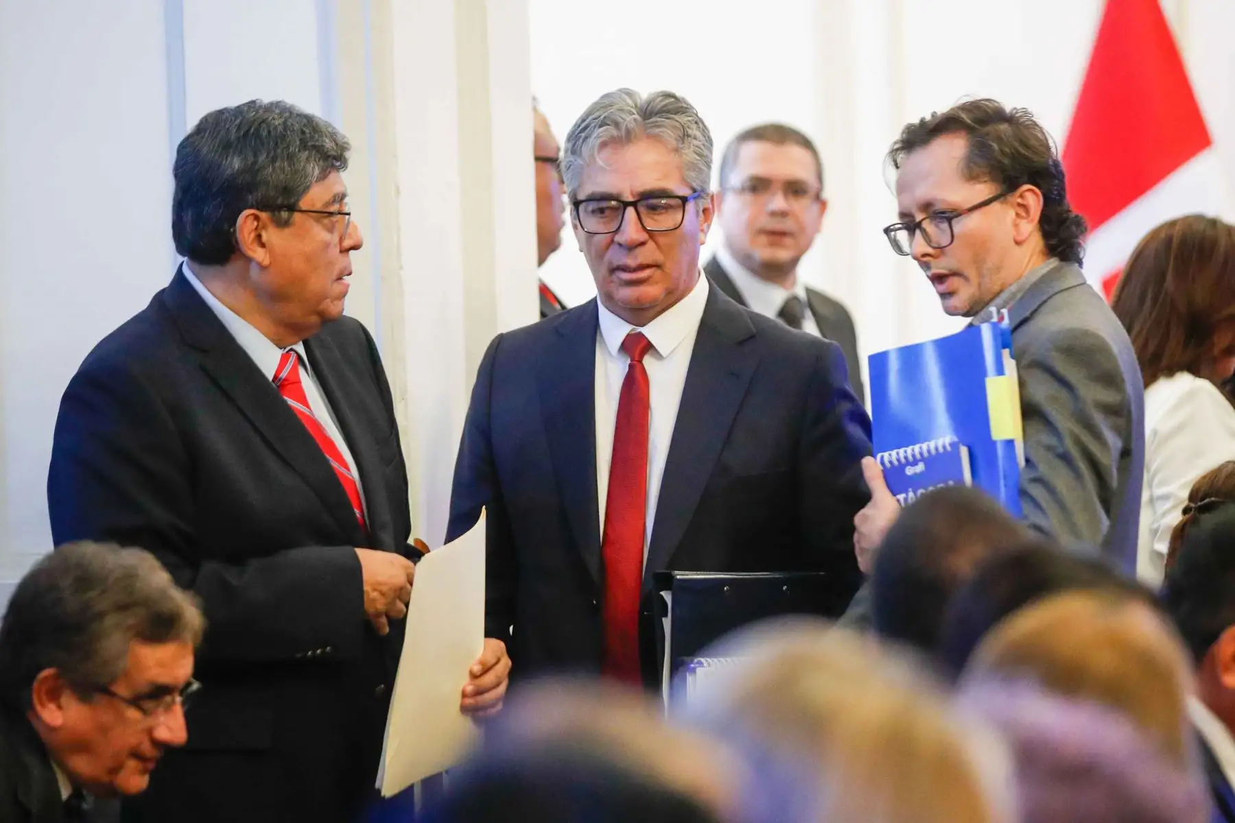 Jefe del Gabinete, Luis Galarreta, sustenta ante la Comisión de Constitución el pedido de facultades legislativas del Ejecutivo. Foto: ANDINA/Ricardo Cuba