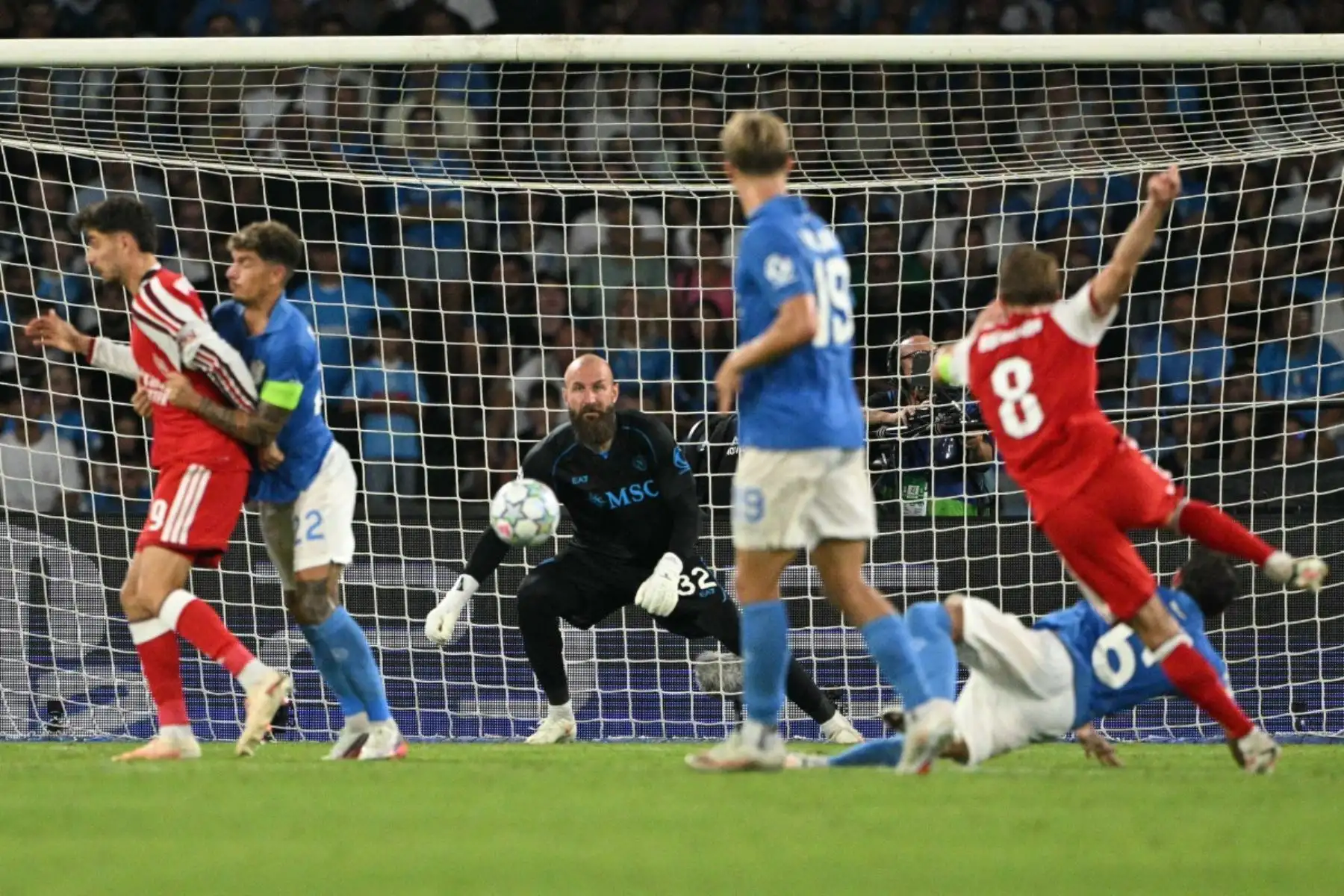 Arsenal venció 1-0 a Napoli en la Liga de Campeones de la UEFA, en un partido que se definió con gol de Martin Odegaard a los 75 minutos. Foto: ANDINA/AFP.