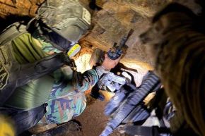 La operación se desarrolló alrededor de las 10:30 horas, con participación de personal militar y policial del CUPAZ y efectivos de la comisaría. Foto: Comando Conjunto de las FF. AA.