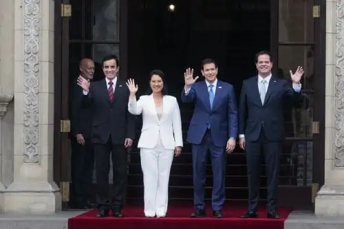Presidenta Keiko Fujimori se reúne con Marco Rubio en Palacio de Gobierno