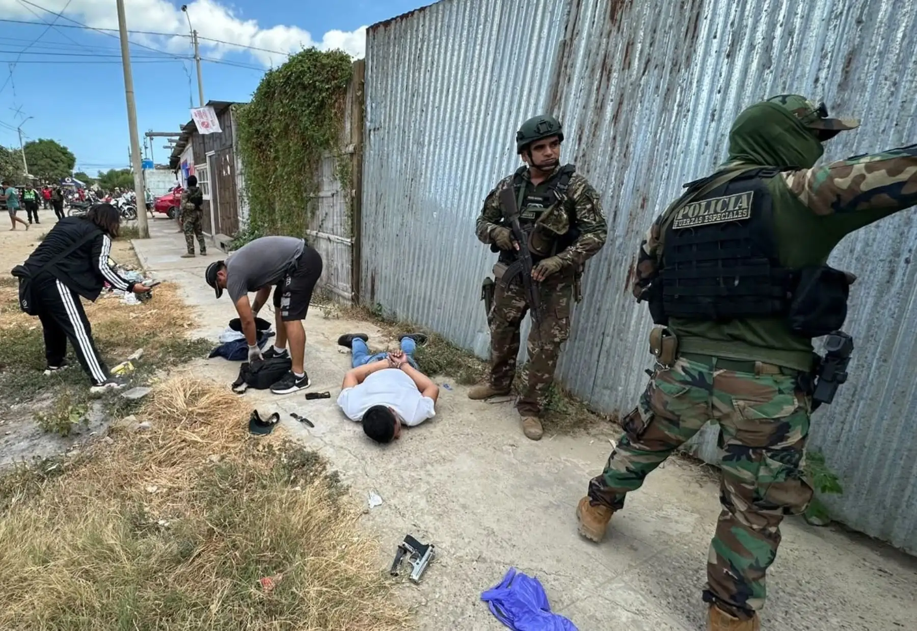Golpe al tráfico de armas en Tumbes: Desarticulan a "Los topos de Zarumilla"