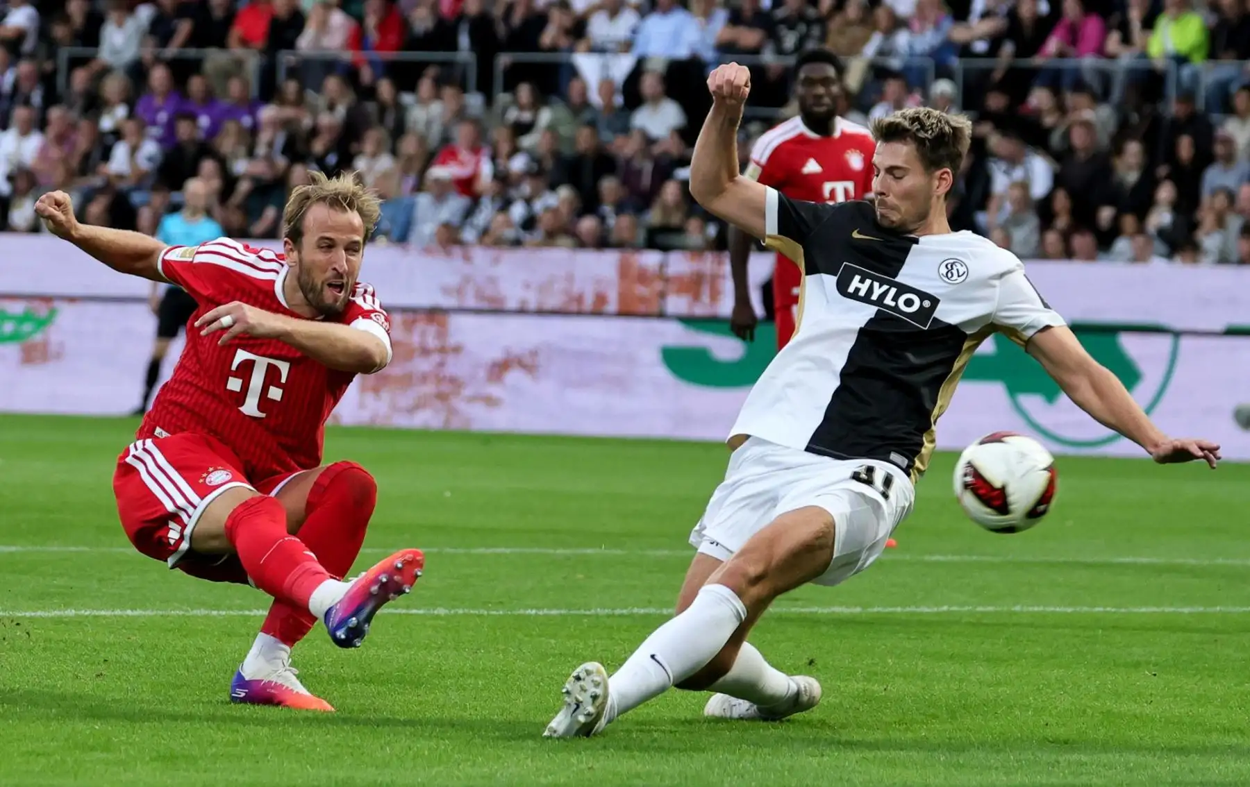 Harry Kane, del Bayern de Múnich, marca el gol que pone a su equipo por delante (2-1) durante el partido de la Bundesliga alemana de fútbol entre el SV Elversberg y el FC Bayern de Múnich en Elversberg, Alemania, el 13 de septiembre de 2026.
 Foto: EFE