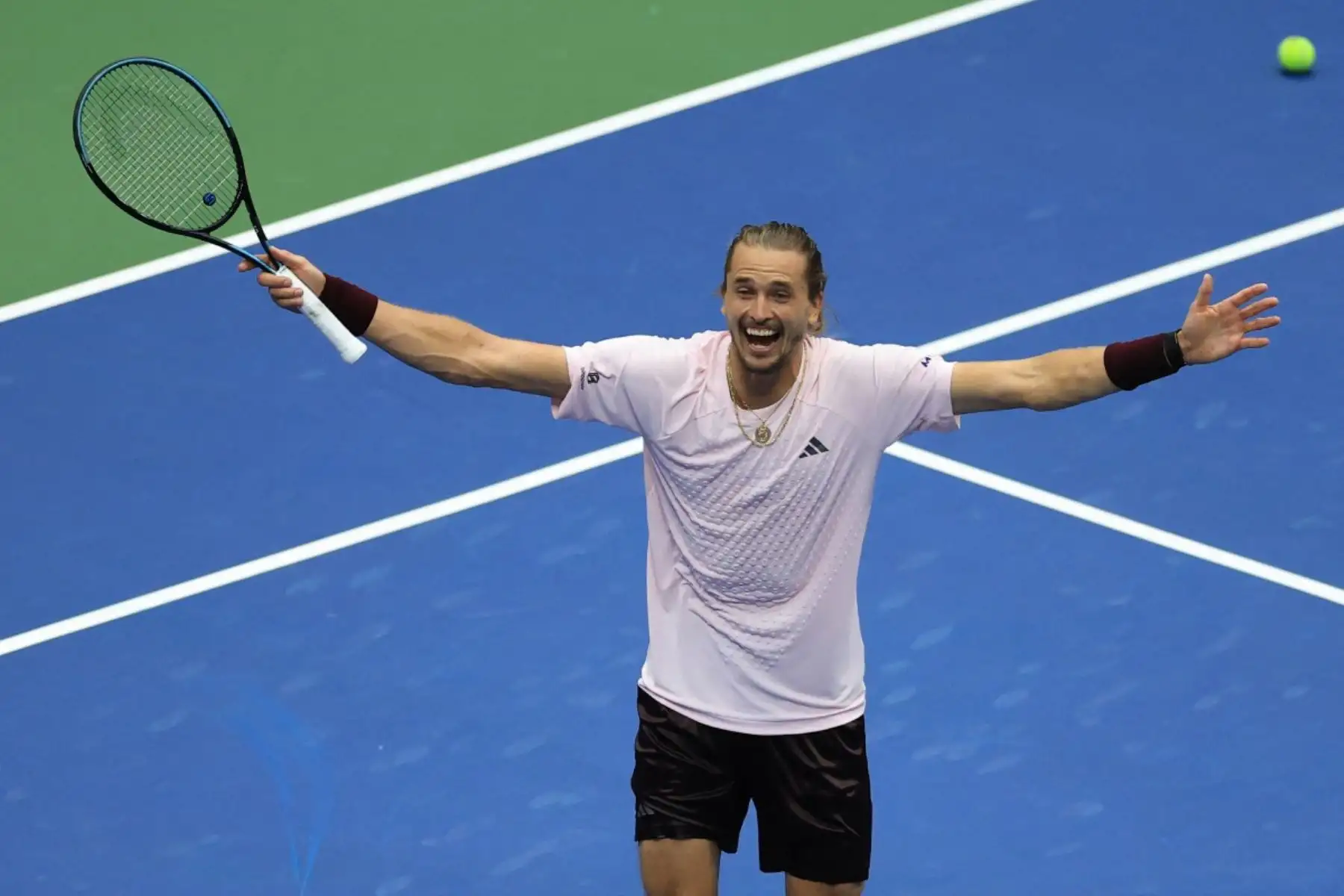 El alemán Alexander Zverev celebra su victoria sobre el estadounidense Ben Shelton en la final individual masculina del US Open, disputada el 13 de septiembre de 2026 en el Centro Nacional de Tenis USTA Billie Jean King de Nueva York. (Foto de TIMOTHY A. CLARY / AFP)