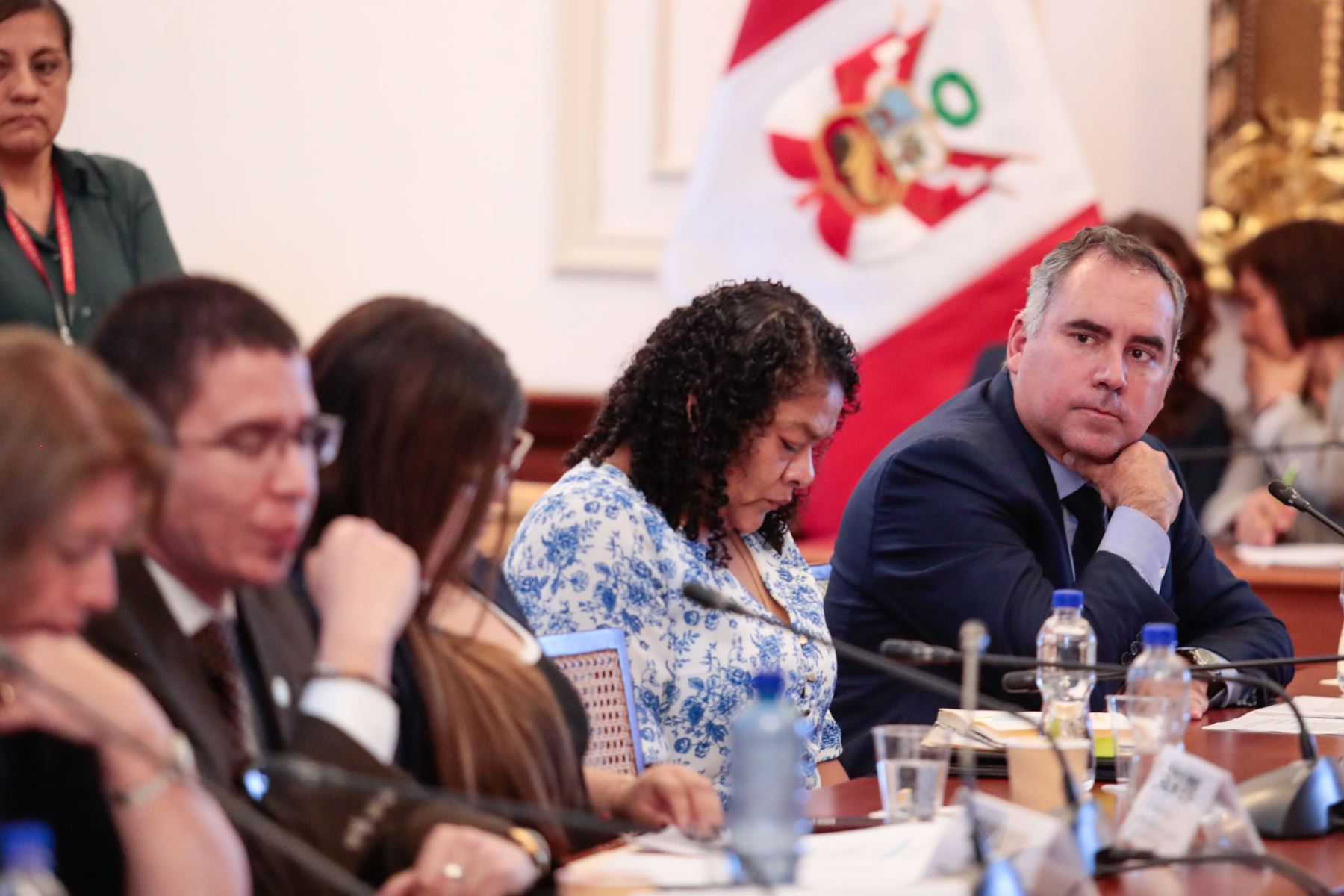 El ministro de Defensa, Rafael Belaúnde, sustentó ante la Comisión de Constitución de la Cámara de Diputados el pedido de facultades legislativas para el Poder Ejecutivo, durante una sesión en el Congreso de la República. Foto: ANDINA/Daniel Bracamonte.