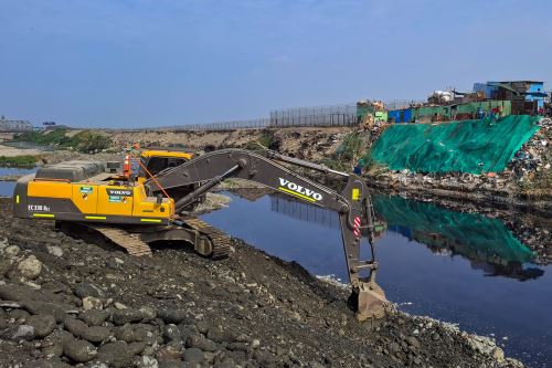 Callao: realizan trabajos de limpieza y descolmatación en el río Rímac ante riesgo de El Niño