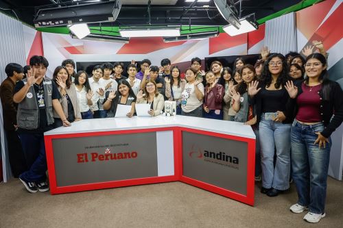 Vive Andina: estudiantes de la Universidad Autónoma del Perú visitan Andina y El Peruano