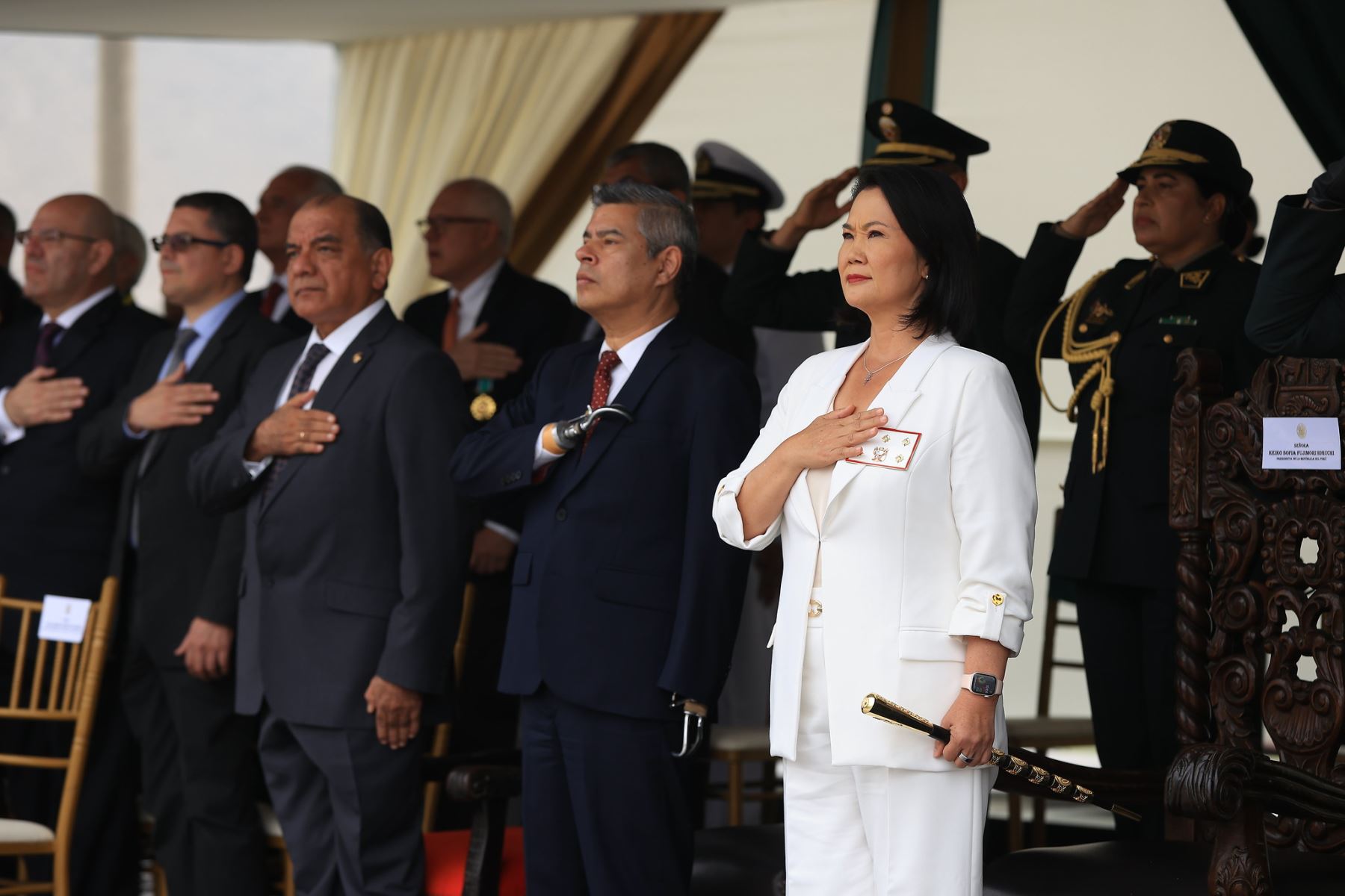 La presidenta de la república, Keiko Fujimori, participa en la ceremonia de relevo de cargo y reconocimiento del nuevo comandante general de la Policía Nacional del Perú (PNP), Fredy López Mendoza. Foto: ANDINA/ Prensa Presidencia