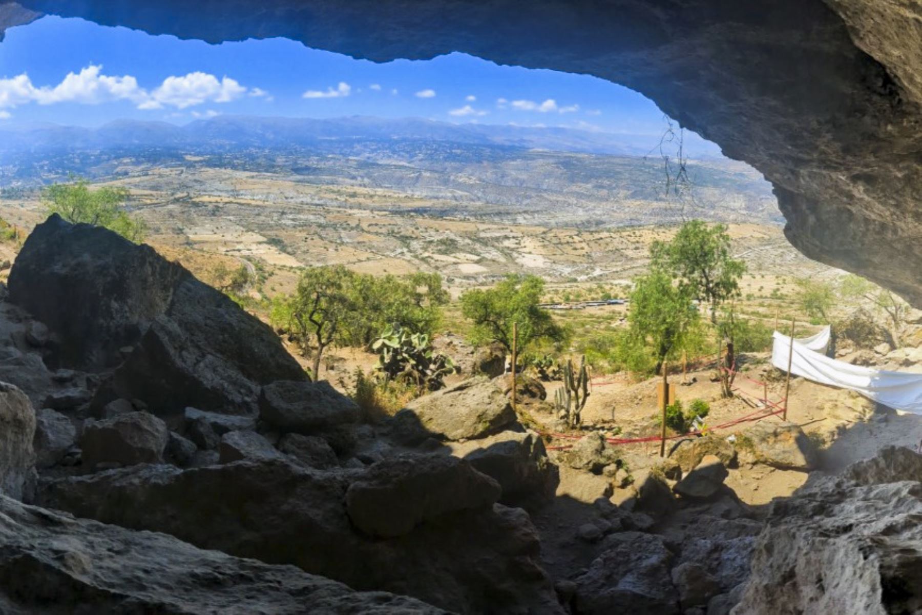 Nuevas investigaciones arqueológicas en el entorno de la cueva de Pikimachay, ubicado en la provincia de Huamanga, región Ayacucho, están permitiendo ampliar el conocimiento sobre las actividades que desarrollaron los primeros pobladores de los Andes
Foto: ANDINA/Difusión