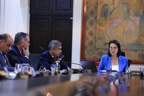 Presidenta Keiko Fujimori lidera sesión del Consejo de Ministros