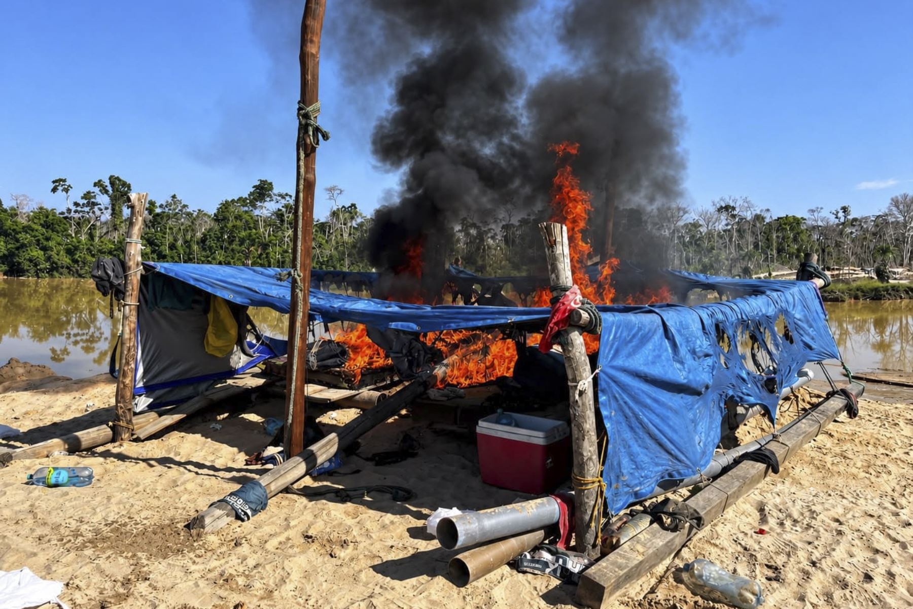 Madre de Dios: PNP destruye bienes de la minería ilegal valorizados en más de S/54 mllns.