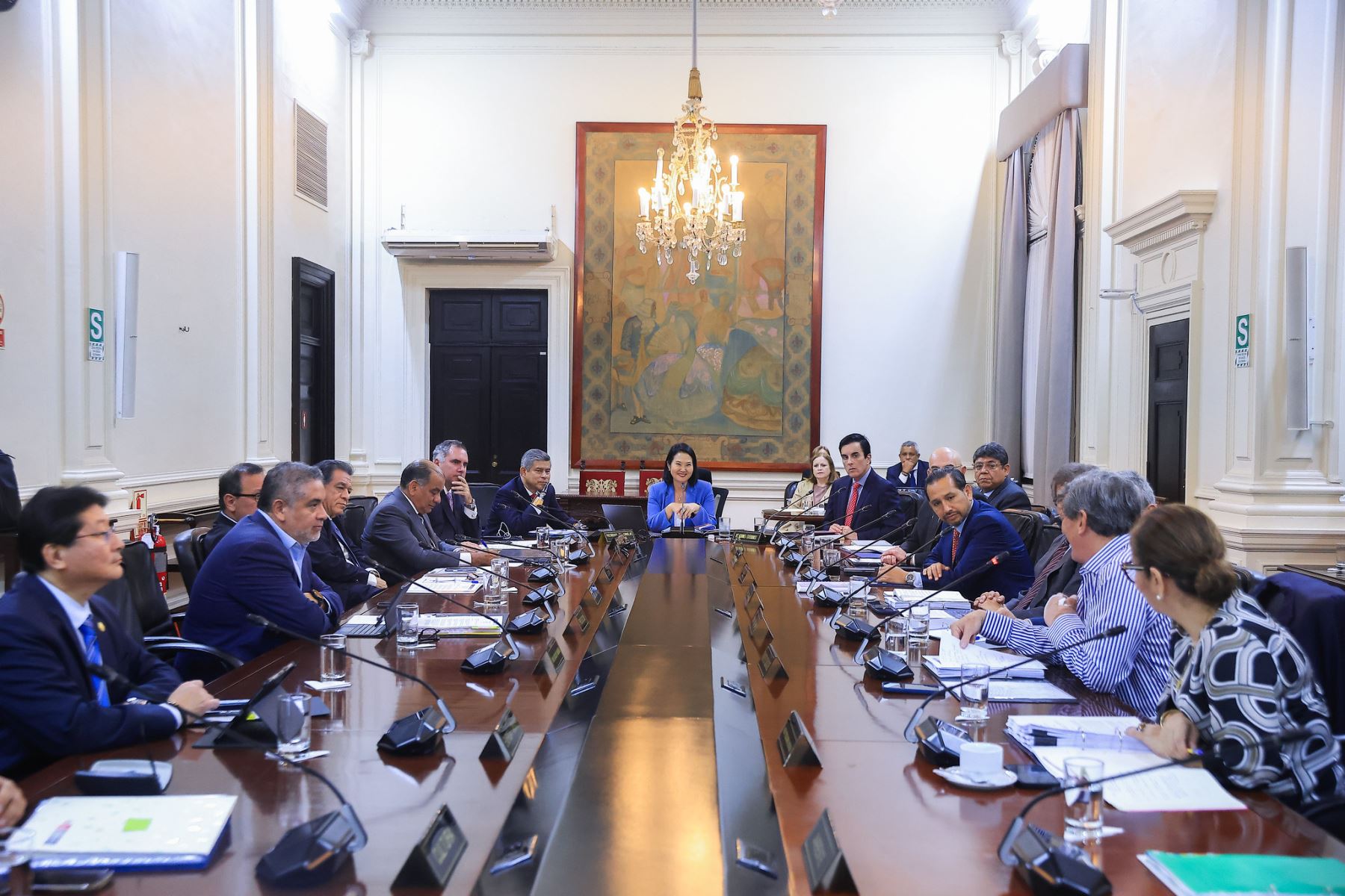 Presidenta Keiko Fujimori lidera sesión del Consejo de Ministros desde Palacio de Gobierno. Foto: Presidencia