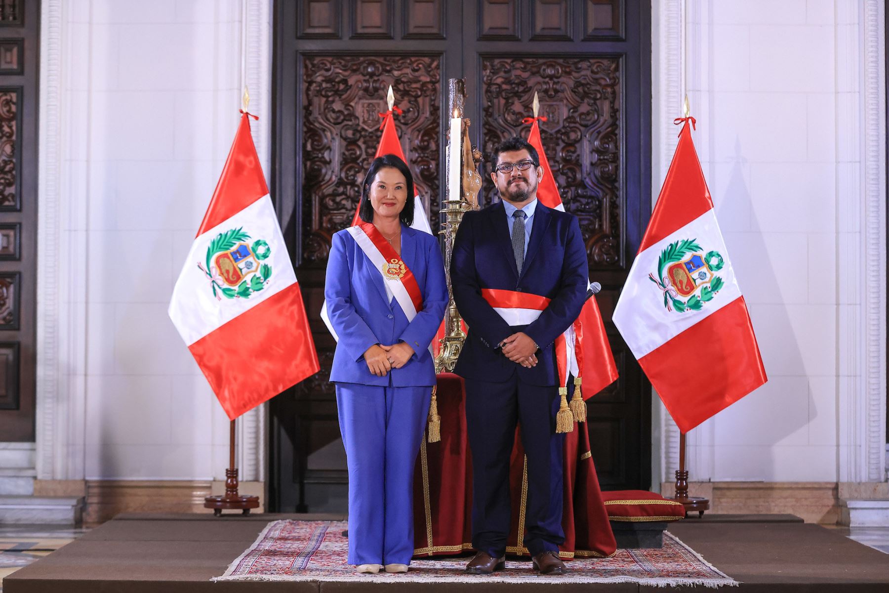 Presidenta Keiko Fujimori tomó juramento a nuevo ministro de Transportes y Comunicaciones, José Angello Tangherlini Casal. Foto: Presidencia