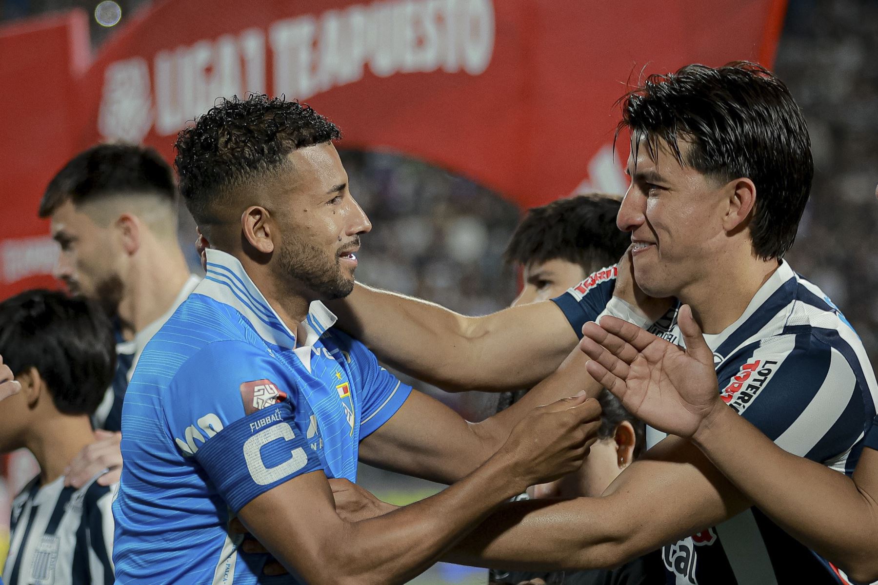 Alianza Lima volvió al triunfo en el Torneo Clausura tras imponerse por 2-0 a ADT de Tarma en el estadio Alejandro Villanueva. Marco Huamán abrió el marcador a los 44 minutos, mientras que Eryc Castillo amplió la ventaja apenas iniciado el segundo tiempo, a los 46’. Con este resultado, el cuadro blanquiazul sumó tres puntos en la décima fecha del campeonato. Foto: Liga 1